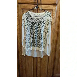 Women's casual leopard print top by Gianni Bini size L